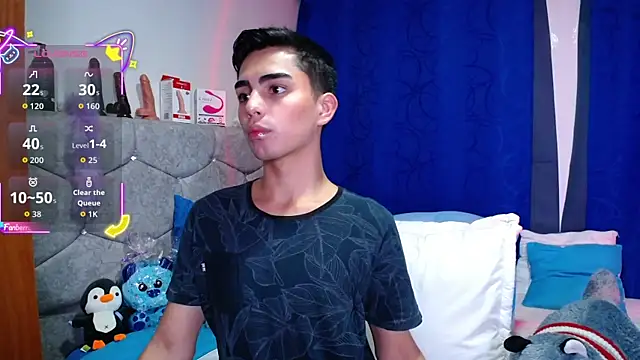 Snapshot of OwenBluee chatting on 24, 9, 2025 OwenBluee online show from 24, 9, 2025