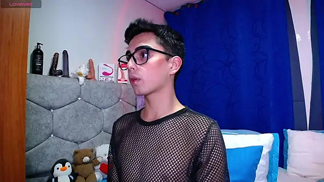 Snapshot of OwenBluee chatting on 30, 9, 2025 OwenBluee online show from 30, 9, 2025