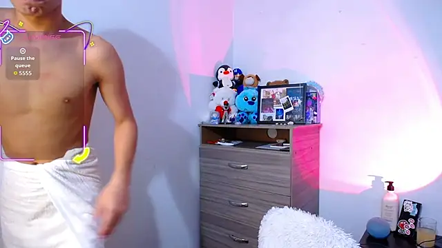 Snapshot of OwenBluee chatting on 15, 11, 2025 OwenBluee online show from 15, 11, 2025