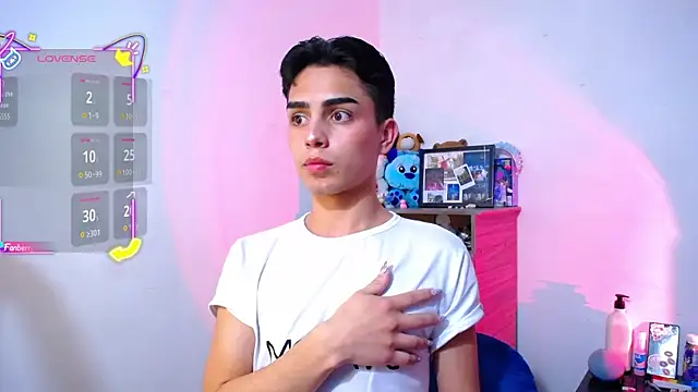 Snapshot of OwenBluee chatting on 19, 11, 2025 OwenBluee online show from 19, 11, 2025