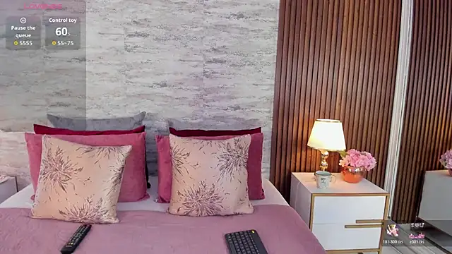 Snapshot of AndreaPink2024 chatting on 8, 11, 2025 AndreaPink2024 online show from 8, 11, 2025