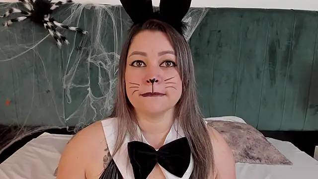 Snapshot of PandoraB_ chatting on 30, 10, 2025 PandoraB online show from 30, 10, 2025