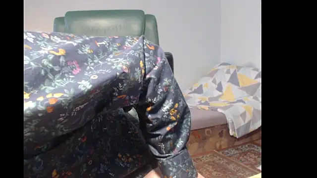 Snapshot of tuttiluss44 chatting on 14, 11, 2025 tuttiluss44 online show from 14, 11, 2025