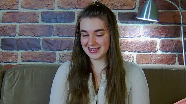 Snapshot of Sofia_Hugs chatting on 6, 3, 2026 Sofia Hugs online show from 6, 3, 2026