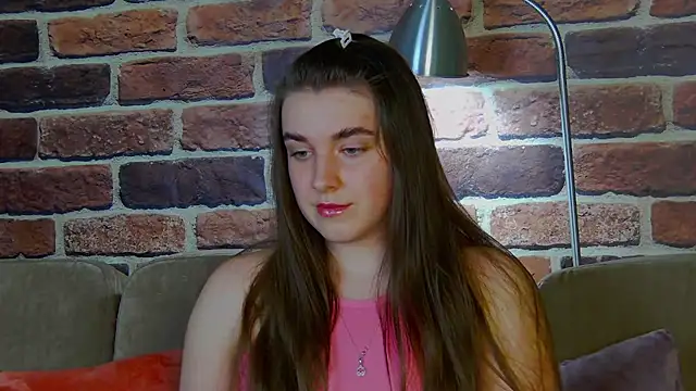Snapshot of Sofia_Hugs chatting on 1, 4, 2026 Sofia Hugs online show from 1, 4, 2026
