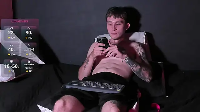 Dylanwhite23  online show from 18, 10, 2025