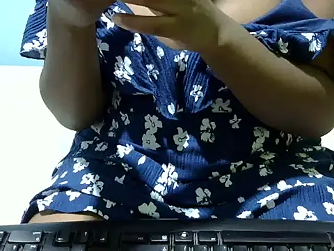 Snapshot of prettylacey3 chatting on 1, 12, 2025 prettylacey3 online show from 1, 12, 2025