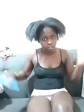 Snapshot of Sweetcecie01 chatting on 8, 9, 2025 Sweetcecie01 online show from 8, 9, 2025