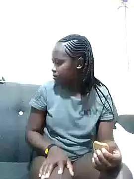 Snapshot of Sweetcecie01 chatting on 27, 9, 2025 Sweetcecie01 online show from 27, 9, 2025