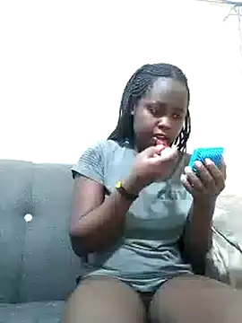 Snapshot of Sweetcecie01 chatting on 18, 10, 2025 Sweetcecie01 online show from 18, 10, 2025