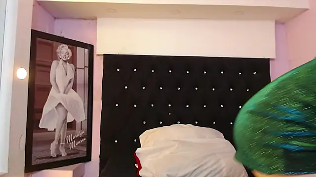 Snapshot of kittybonxx chatting on 5, 10, 2025 kittybonxx online show from 5, 10, 2025