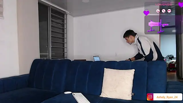 ashely ryan24 online show from 18, 9, 2025