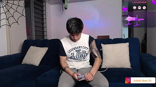 ashely ryan24 online show from 18, 10, 2025