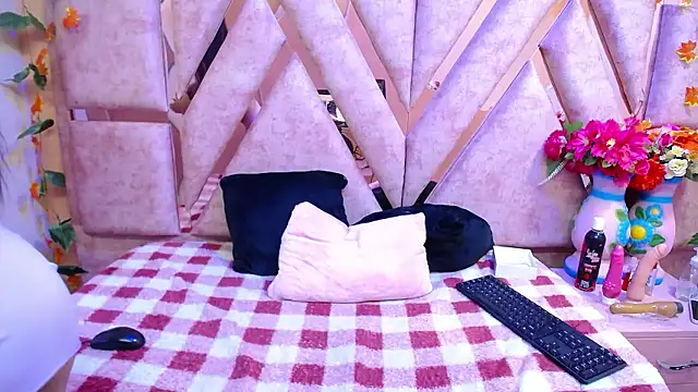 Azul Horny18 online show from 15, 2, 2026