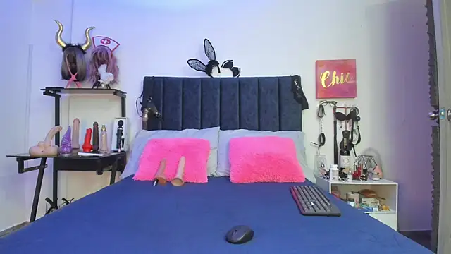 Snapshot of emmily_giraldo chatting on 9, 1, 2025 emmily giraldo online show from 9, 1, 2025