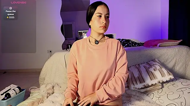 Madeline Dreams online show from 13, 9, 2025