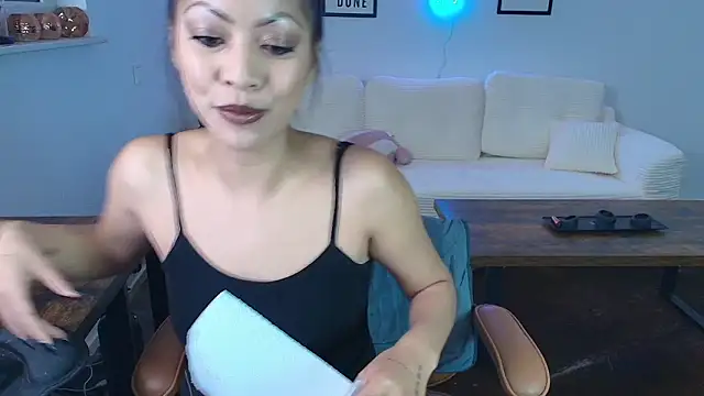 Snapshot of xKimRose chatting on 4, 3, 2026 xKimRose online show from 4, 3, 2026