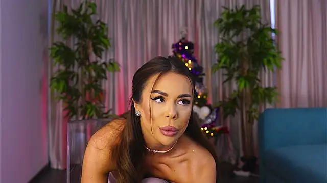 MissKiarra online show from 13, 12, 2024