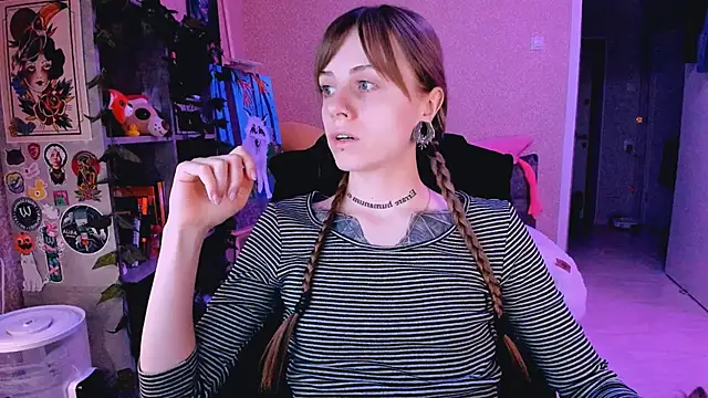 NaniMoore online show from 1, 3, 2025