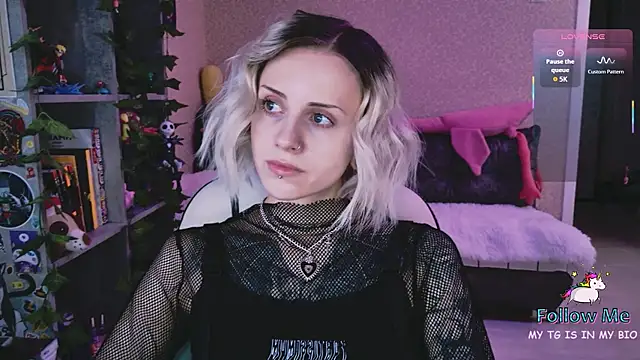 NaniMoore online show from 6, 2, 2026