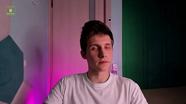 Snapshot of MarkGWalker chatting on 12, 3, 2025 MarkGWalker online show from 12, 3, 2025