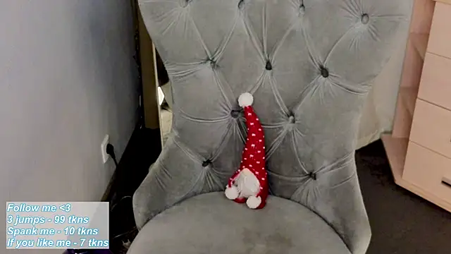 Snapshot of VioletMills chatting on 8, 12, 2024 VioletMills online show from 8, 12, 2024