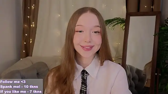Snapshot of VioletMills chatting on 5, 3, 2025 VioletMills online show from 5, 3, 2025