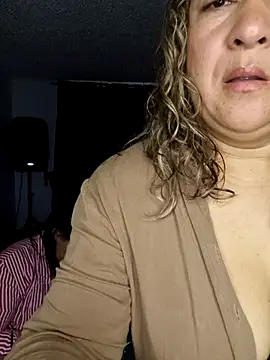 Snapshot of kitty_84 chatting on 14, 11, 2025 kitty 84 online show from 14, 11, 2025