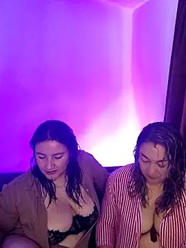 Snapshot of kitty_84 chatting on 3, 12, 2025 kitty 84 online show from 3, 12, 2025