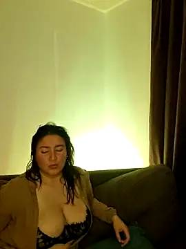 Snapshot of kitty_84 chatting on 18, 12, 2025 kitty 84 online show from 18, 12, 2025