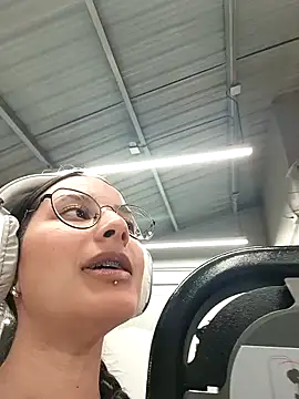 Snapshot of _vaness chatting on 4, 1, 2025 vaness online show from 4, 1, 2025