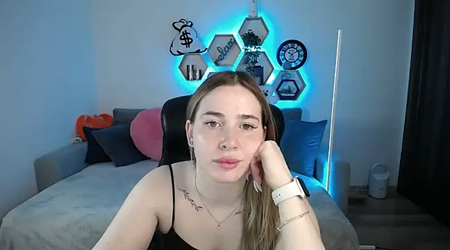 SabrinViolet online show from 12, 3, 2025