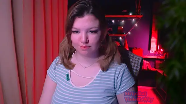 Snapshot of VioletteWay chatting on 14, 2, 2025 VioletteWay online show from 14, 2, 2025