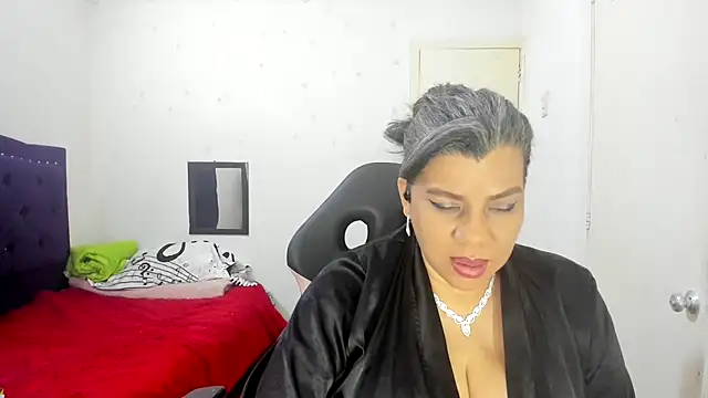 Snapshot of vikyadams chatting on 6, 10, 2025 vikyadams online show from 6, 10, 2025