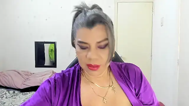 Snapshot of vikyadams chatting on 25, 11, 2025 vikyadams online show from 25, 11, 2025