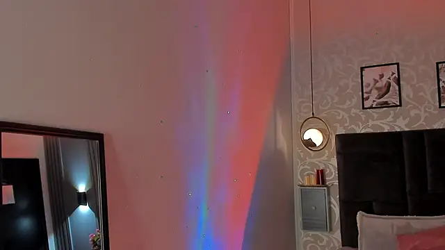 Luna  Ponce online show from 5, 2, 2025