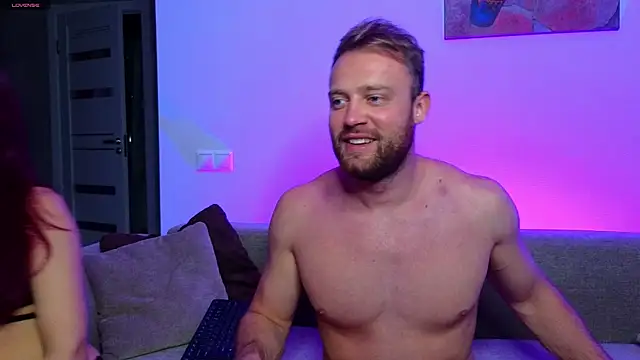 Snapshot of MaxMia chatting on 6, 12, 2024 MaxMia online show from 6, 12, 2024