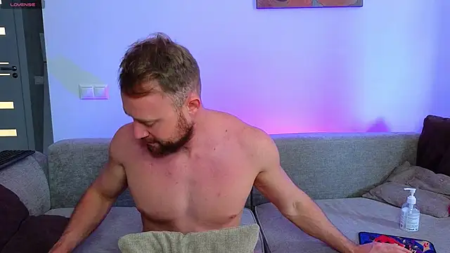 Snapshot of MaxMia chatting on 20, 12, 2024 MaxMia online show from 20, 12, 2024