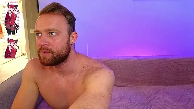 Snapshot of MaxMia chatting on 5, 1, 2025 MaxMia online show from 5, 1, 2025