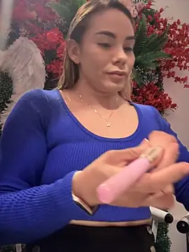 Snapshot of Sara_Gomez chatting on 14, 10, 2025 Sara Gomez online show from 14, 10, 2025