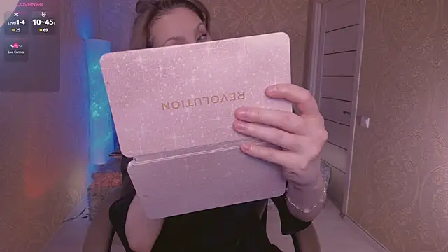 Snapshot of Eesmaaarrr chatting on 5, 1, 2025 Eesmaaarrr online show from 5, 1, 2025