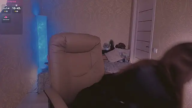 Snapshot of Eesmaaarrr chatting on 8, 2, 2025 Eesmaaarrr online show from 8, 2, 2025