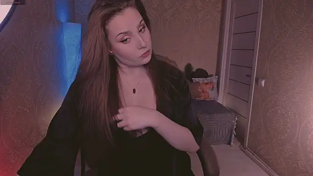 Snapshot of Eesmaaarrr chatting on 13, 10, 2025 Eesmaaarrr online show from 13, 10, 2025