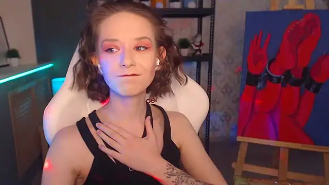 FascinatingEyess online show from 6, 1, 2025