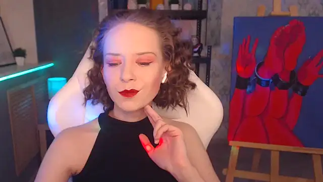 FascinatingEyess online show from 4, 2, 2025