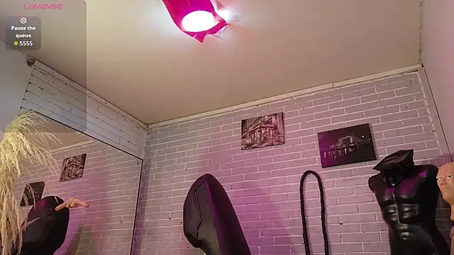 Snapshot of elizatexx chatting on 2, 10, 2025 elizatexx online show from 2, 10, 2025