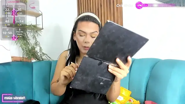 yossi peach cute online show from 22, 12, 2025