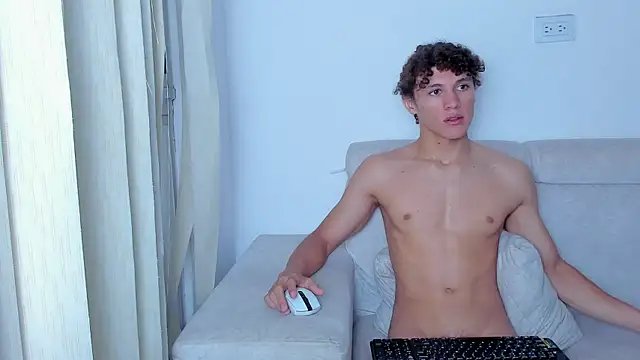 Snapshot of laurent_nova chatting on 21, 1, 2025 laurent nova online show from 21, 1, 2025