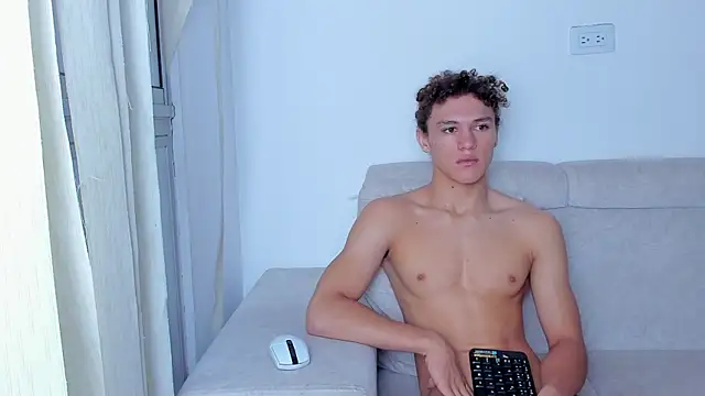 Snapshot of laurent_nova chatting on 22, 1, 2025 laurent nova online show from 22, 1, 2025