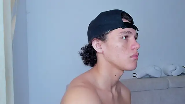 Snapshot of laurent_nova chatting on 27, 1, 2025 laurent nova online show from 27, 1, 2025